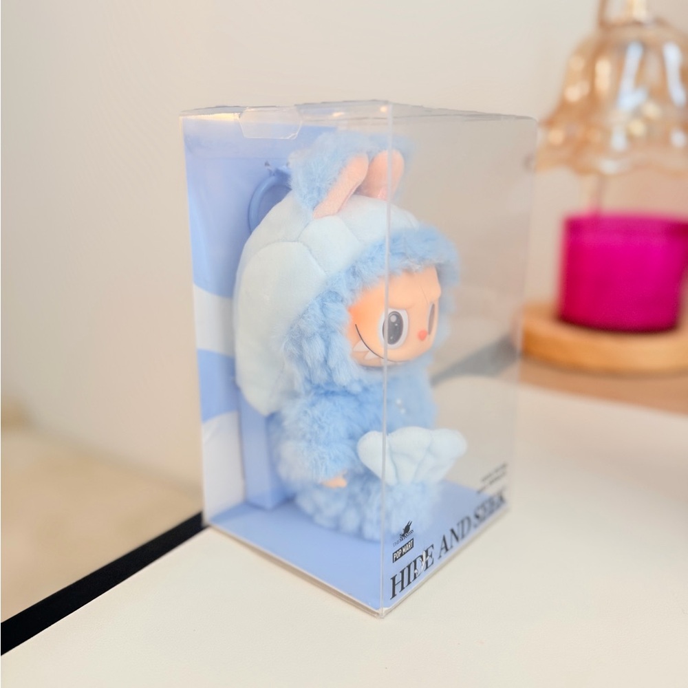 POPMART Labubu Hide and Seek Singapore Exclusive - Picture 2 of 4